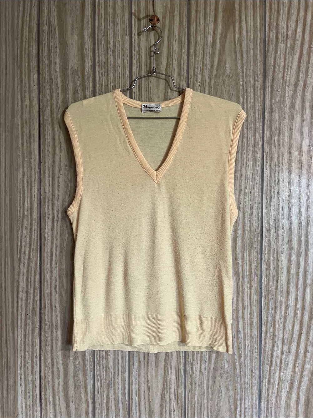 Vintage Aristocrat Yellow V-Neck Sleeveless Knit Tank Top